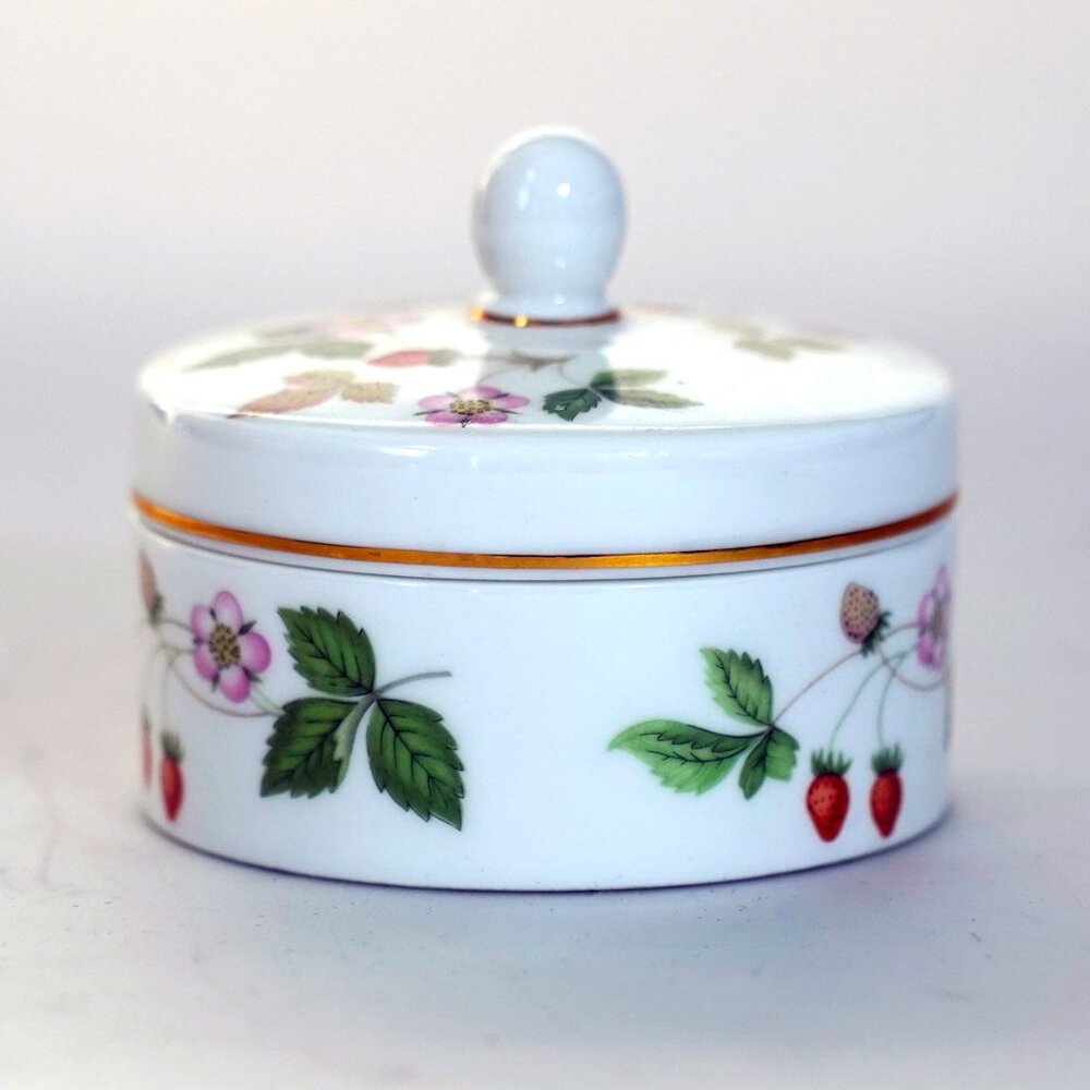 Vintage, Wedgwood Bone China Wild Strawberry Trinket Box w/Lid